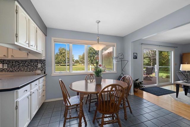 2924 RIDGEWAY DRIVE, Neenah, WI 54956