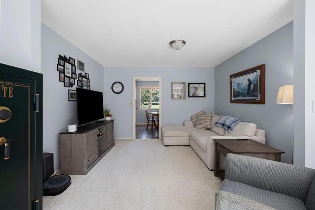 2924 RIDGEWAY DRIVE, Neenah, WI 54956