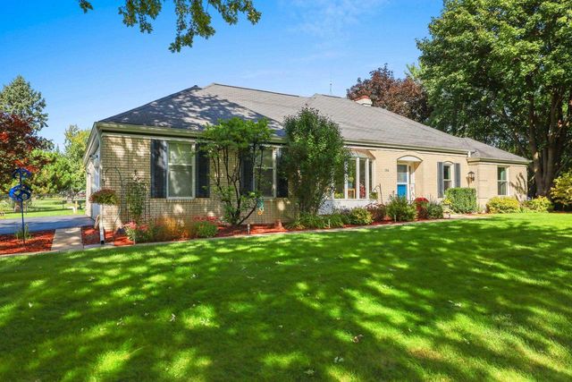 2924 RIDGEWAY DRIVE, Neenah, WI 54956