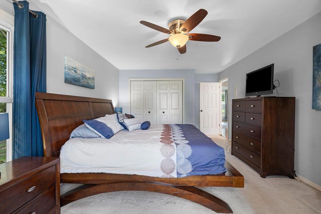 2924 RIDGEWAY DRIVE, Neenah, WI 54956