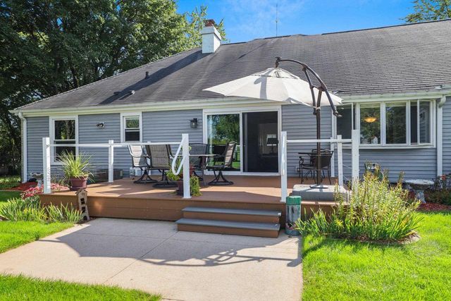 2924 RIDGEWAY DRIVE, Neenah, WI 54956