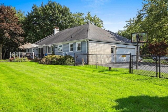 2924 RIDGEWAY DRIVE, Neenah, WI 54956
