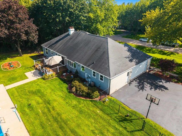 2924 RIDGEWAY DRIVE, Neenah, WI 54956