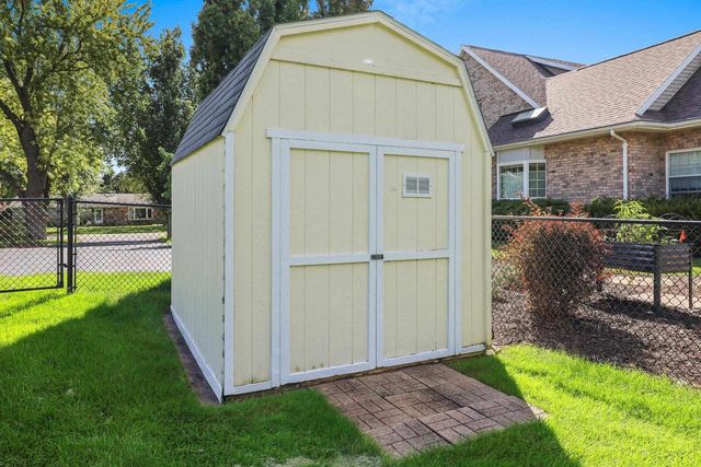 2924 RIDGEWAY DRIVE, Neenah, WI 54956