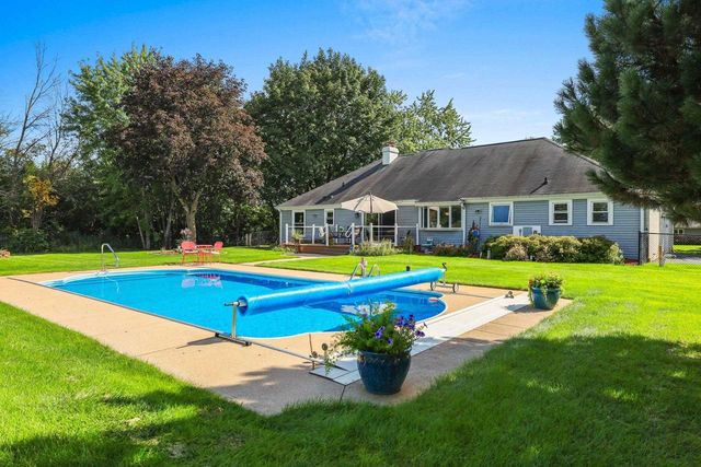 2924 RIDGEWAY DRIVE, Neenah, WI 54956