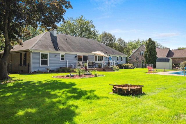 2924 RIDGEWAY DRIVE, Neenah, WI 54956