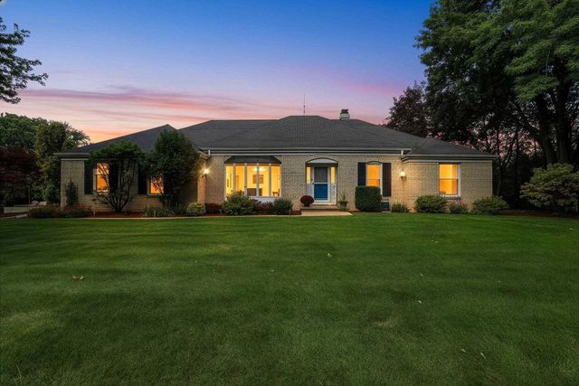 2924 RIDGEWAY DRIVE, Neenah, WI 54956