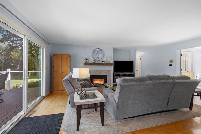 2924 RIDGEWAY DRIVE, Neenah, WI 54956