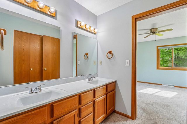 610 Hidde DRIVE, Watertown, WI 53098