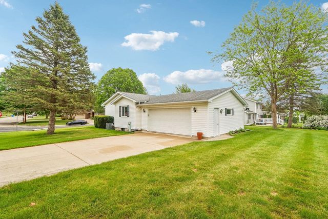 610 Hidde DRIVE, Watertown, WI 53098
