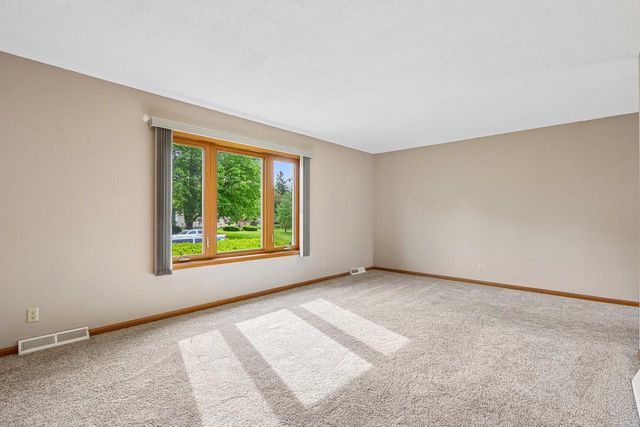 610 Hidde DRIVE, Watertown, WI 53098