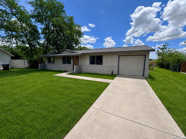 254 FLINTSTONE LN, Universal City, TX 78148