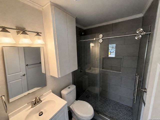 254 FLINTSTONE LN, Universal City, TX 78148