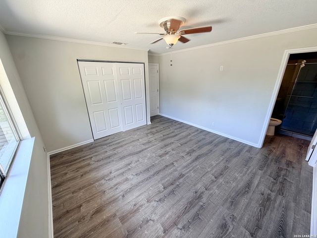 254 FLINTSTONE LN, Universal City, TX 78148