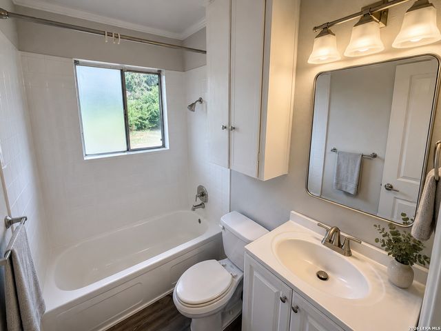 254 FLINTSTONE LN, Universal City, TX 78148