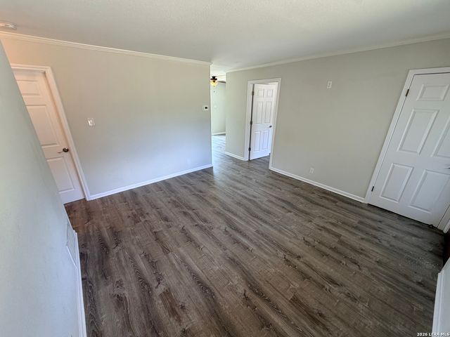 254 FLINTSTONE LN, Universal City, TX 78148