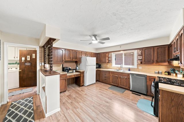 201 N Linden Street, Belle Plaine, MN 56011