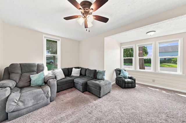 201 N Linden Street, Belle Plaine, MN 56011