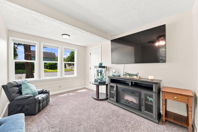201 N Linden Street, Belle Plaine, MN 56011