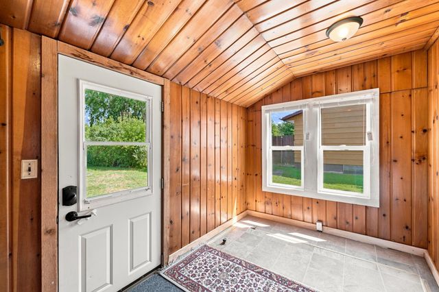 201 N Linden Street, Belle Plaine, MN 56011