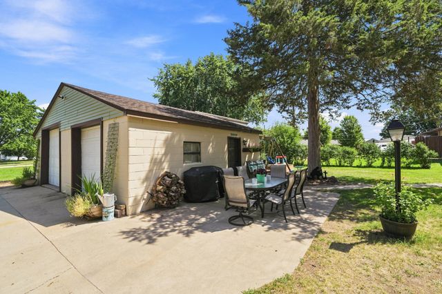 201 N Linden Street, Belle Plaine, MN 56011