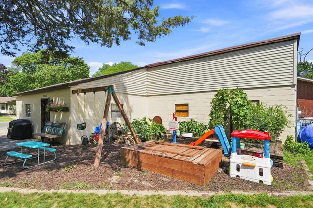 201 N Linden Street, Belle Plaine, MN 56011