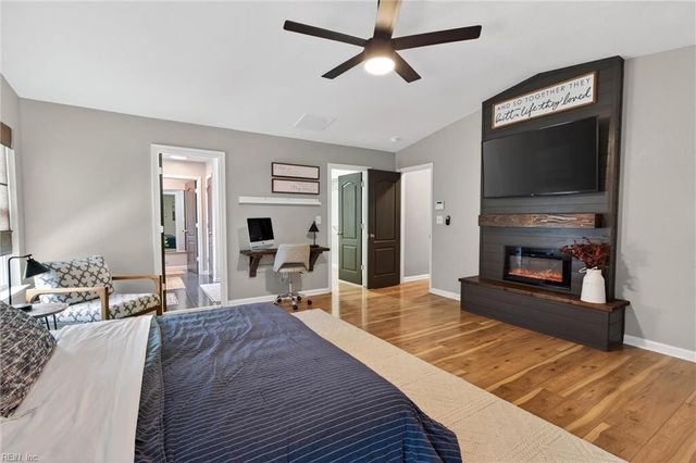 718 Creekwood DR, Chesapeake, VA 23323