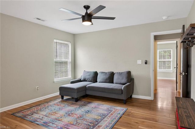 718 Creekwood DR, Chesapeake, VA 23323