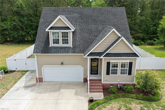 718 Creekwood DR, Chesapeake, VA 23323