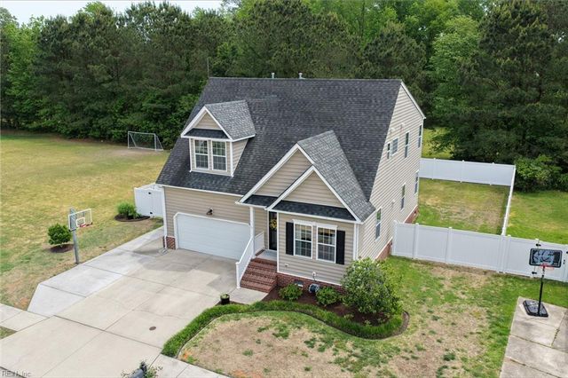 718 Creekwood DR, Chesapeake, VA 23323