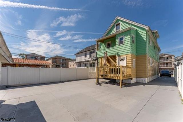 860 Garden St, Elizabeth City, NJ 07202