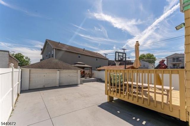 860 Garden St, Elizabeth City, NJ 07202