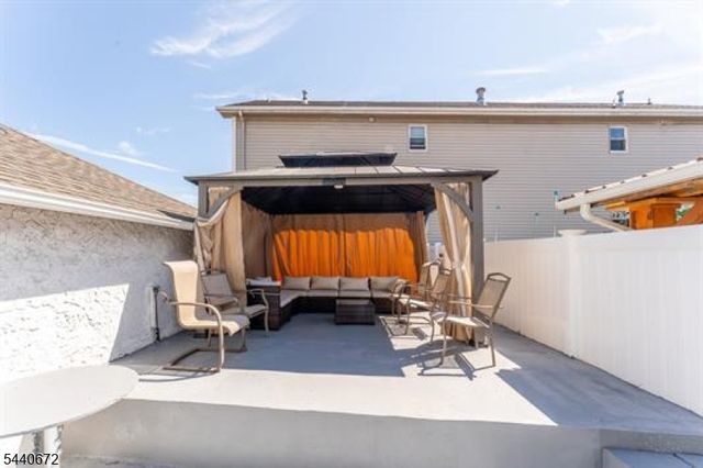 860 Garden St, Elizabeth City, NJ 07202