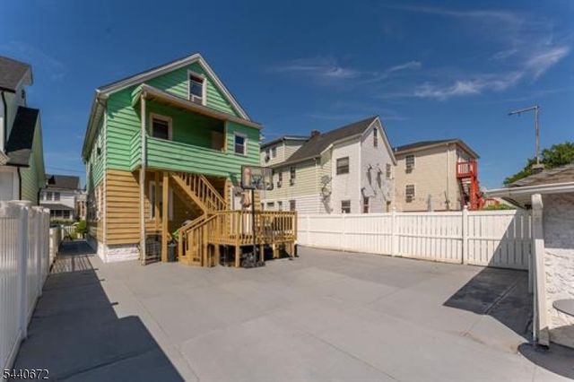 860 Garden St, Elizabeth City, NJ 07202