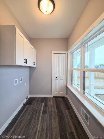 6254 Brook Stone Lane, Fenton Charter Township, MI 48451