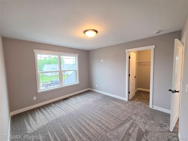 6254 Brook Stone Lane, Fenton Charter Township, MI 48451