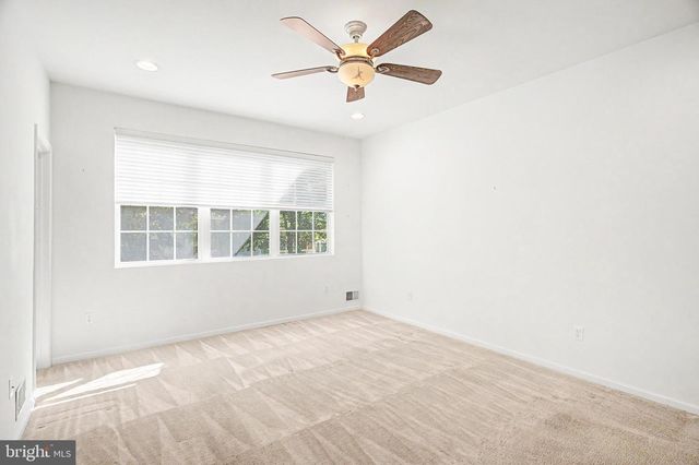 42 SEAGULL DR, Tuckerton, NJ 08087