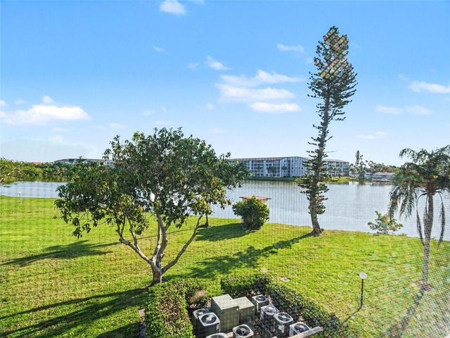 3915 LAKE BAYSHORE DRIVE 306, Bradenton, FL 34205