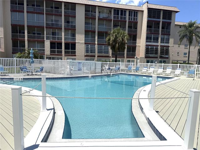 3915 LAKE BAYSHORE DRIVE 306, Bradenton, FL 34205