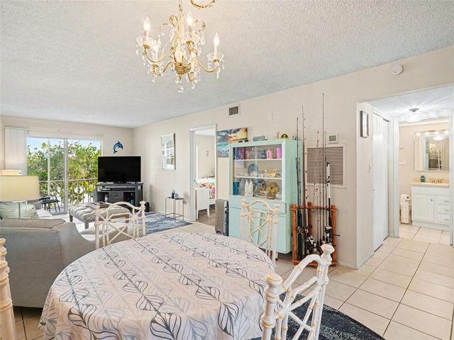 3915 LAKE BAYSHORE DRIVE 306, Bradenton, FL 34205