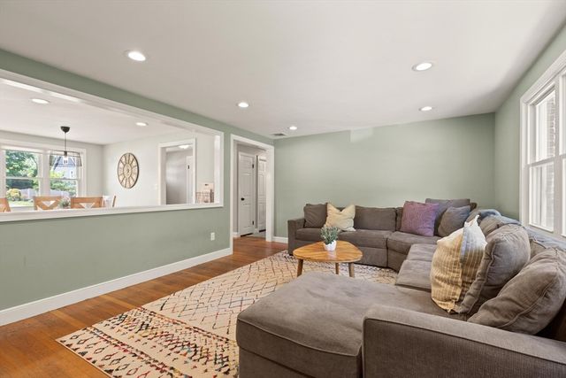 178 Webster St, Needham, MA 02494