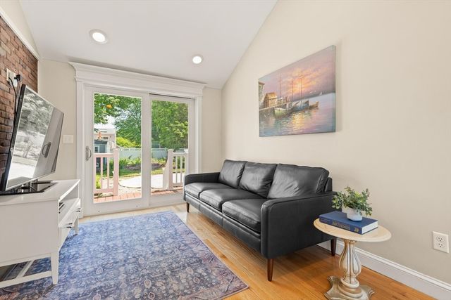 178 Webster St, Needham, MA 02494