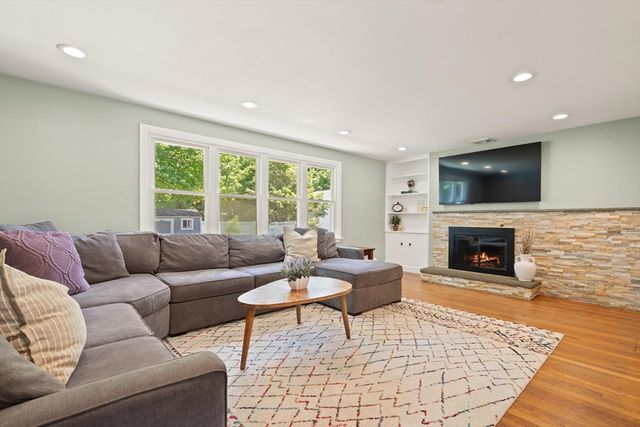 178 Webster St, Needham, MA 02494