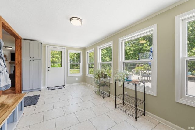 7018 Kings Row, Woodburn, IN 46797
