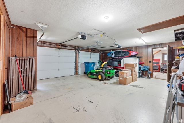 7018 Kings Row, Woodburn, IN 46797