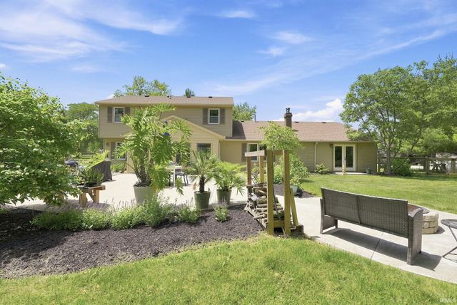 7018 Kings Row, Woodburn, IN 46797