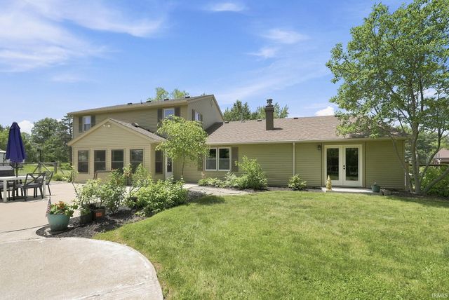 7018 Kings Row, Woodburn, IN 46797