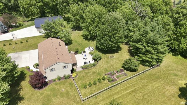 7018 Kings Row, Woodburn, IN 46797