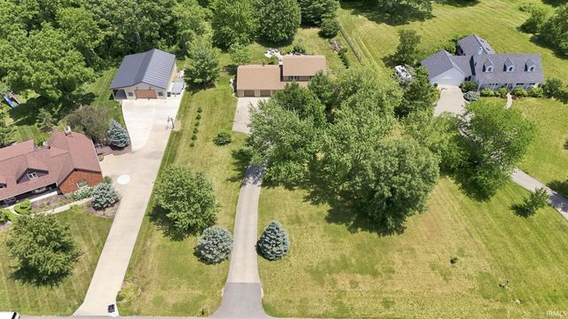 7018 Kings Row, Woodburn, IN 46797