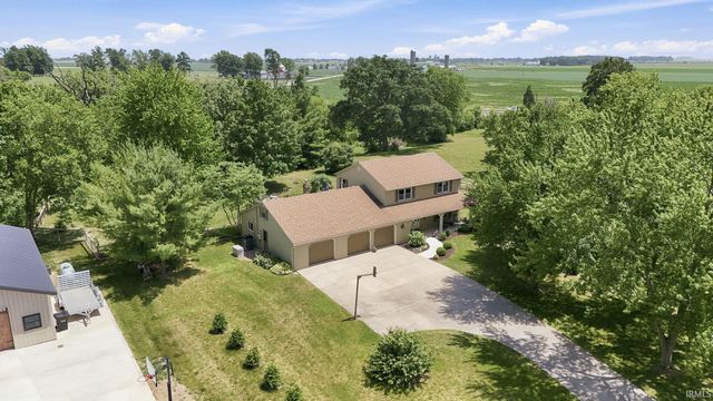 7018 Kings Row, Woodburn, IN 46797